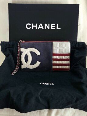 RARE Chanel Red White and Blue American Flag Pochette - 2002 Seasonal Collection